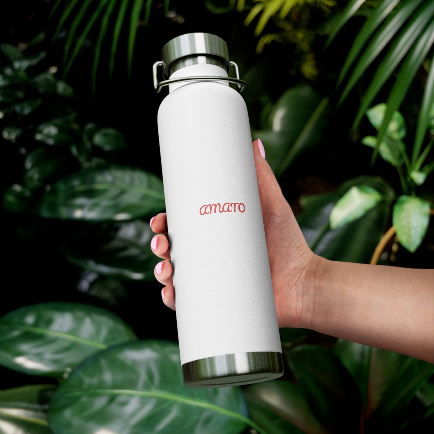 Copper Insulated Water Bottle, Travel Mug, 22oz Thermos, Eco-Friendly Drinkware, Perfect for Outdoor Adventures, Gifts for Her